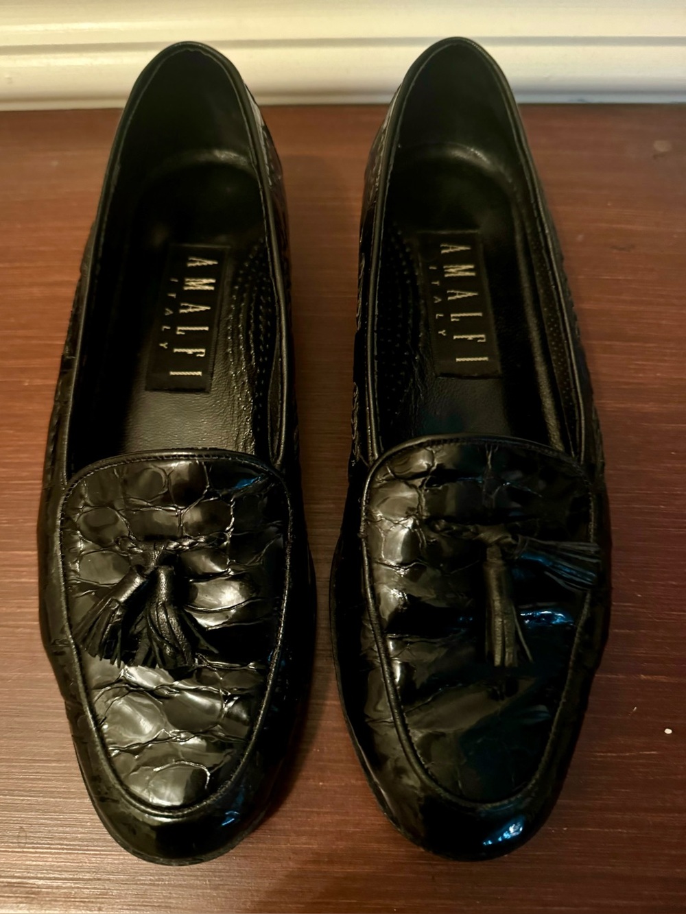 Women’s Amalfi Black Leather Croc Embossed Loafers With Tassels- Size 6.5B